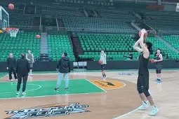 开云体育-哥伦比亚选手稳中求胜，胜券在握()